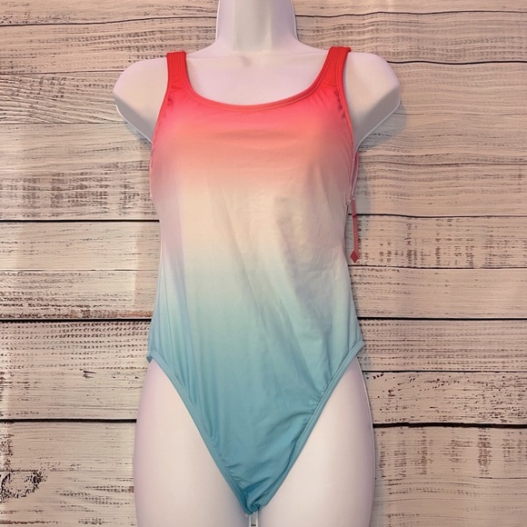 💥 NWT Red White and Blue Ombré One Piece Swimsuit | Size Medium - Picture 3 of 11